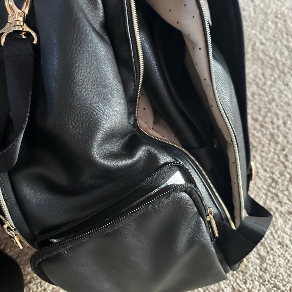 Itzy Ritzy Boss Diaper Bag and
Bottle Bag set in Black with gold accents - Picture 5 of 7